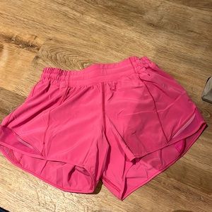 Sonic Pink Lululemon Hotty Hots size 6 2.5” inseam
